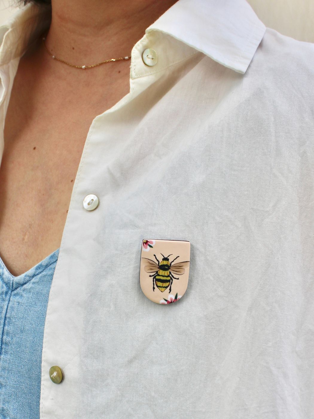 Bee brooch (Made to order)