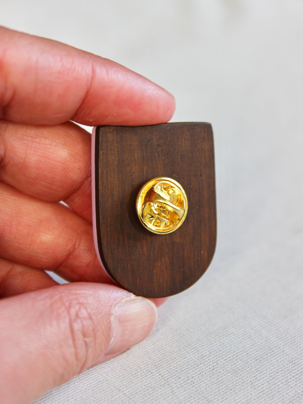 Fantail brooch