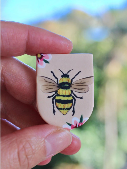 Bee brooch