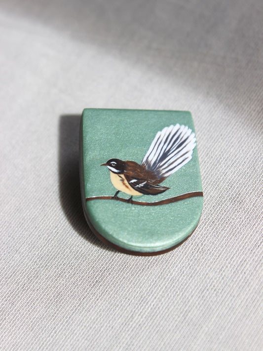 Fantail brooch